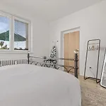 3 Bedrooms And Living In *