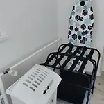 Apartman 3 Bedrooms And Living In *