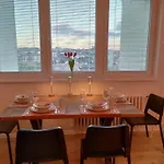Apartman 3 Bedrooms And Living In