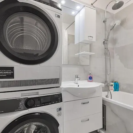 アパート 3 Bedrooms And Living In