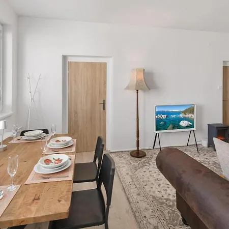 4 Rooms For 5, 2 Balconies, Wi-Fi 15 Min Centre