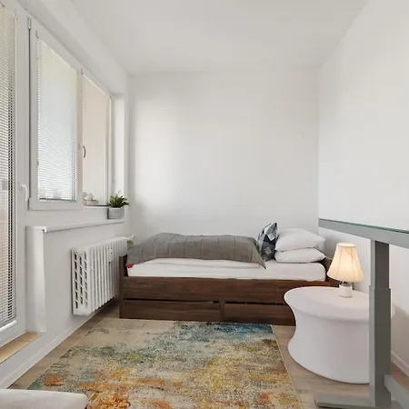 3 Bedrooms And Living In ブラチスラヴァ