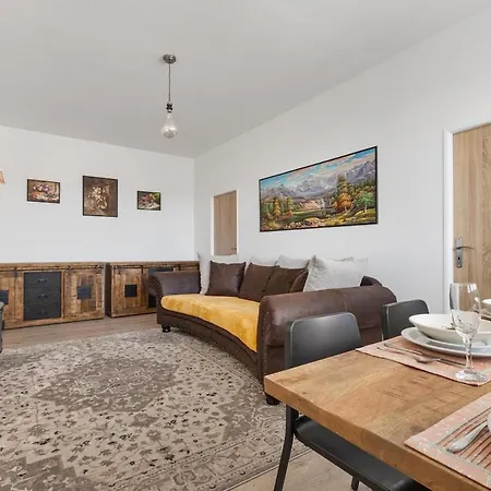 Apartment 4 Rooms For 5, 2 Balconies, Wi-Fi 15 Min Centre