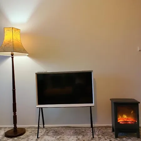 Διαμέρισμα 3 Bedrooms And Living In Μπρατισλάβα