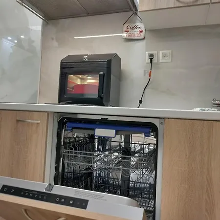 アパート 3 Bedrooms And Living In *