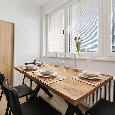 4 Rooms For 5, 2 Balconies, Wi-Fi 15 Min Centre * Bratislava