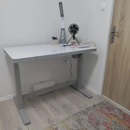 3 Bedrooms And Living In Διαμέρισμα Μπρατισλάβα